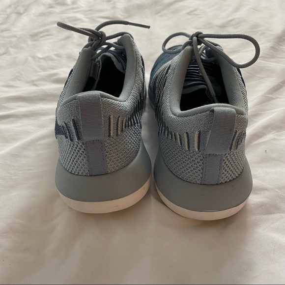 Nike running shoes - Picture 3 of 5